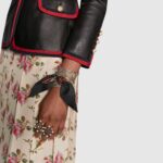 Gucci Fiocco in seta con stampa api motivo GG 499226